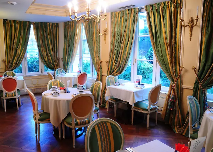 ルクセンブルク パルク 4* パリ